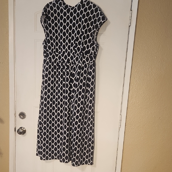 SHEIN Black and White Casual Midi Dress with Dolman Sleeves - Picture 1 of 6